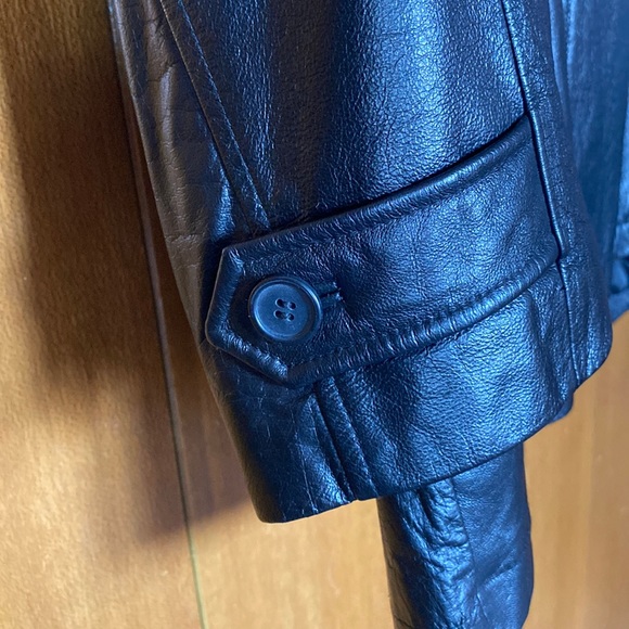 Danier Men’s Leather Jacket - Picture 13 of 17